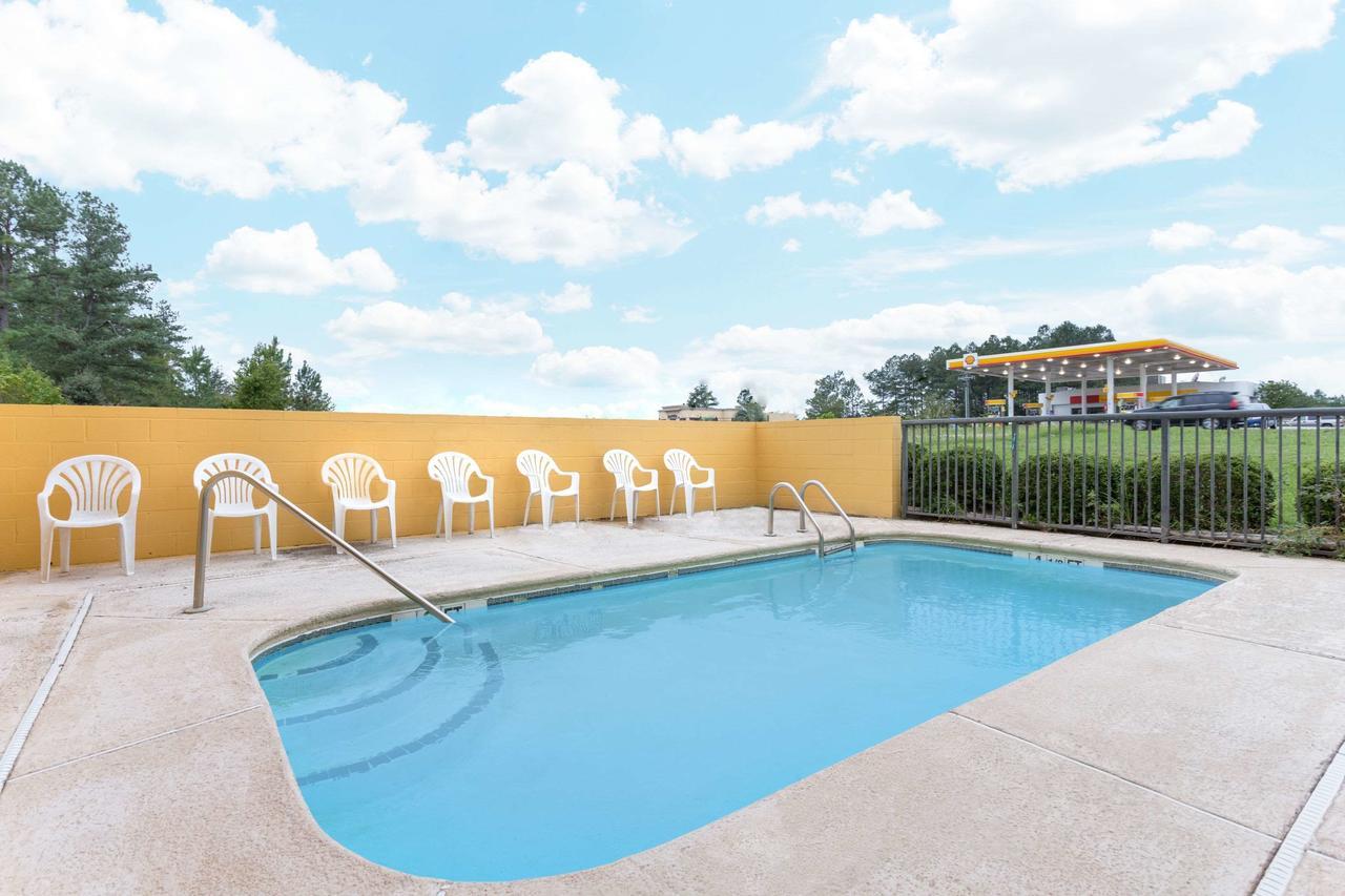 Super 8 By Wyndham Orangeburg Near I-26 Hotel Exterior foto